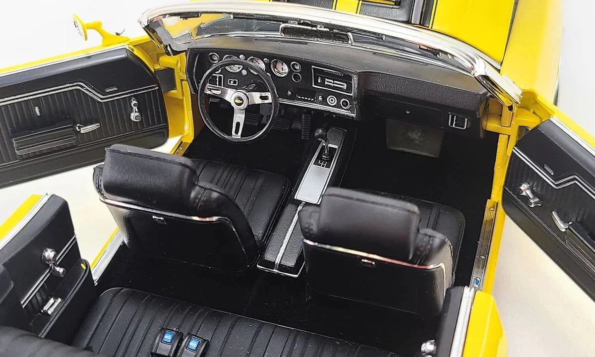 Acme 1/18 1970 Yellow /Black Stripes Chevrolet Chevelle Convertible Diecast Model - Hobbytech Toys