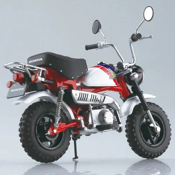 Aoshima 1/12 Diecast Honda Monkey Special Shasta White (Tricolor) Plastic Model Kit