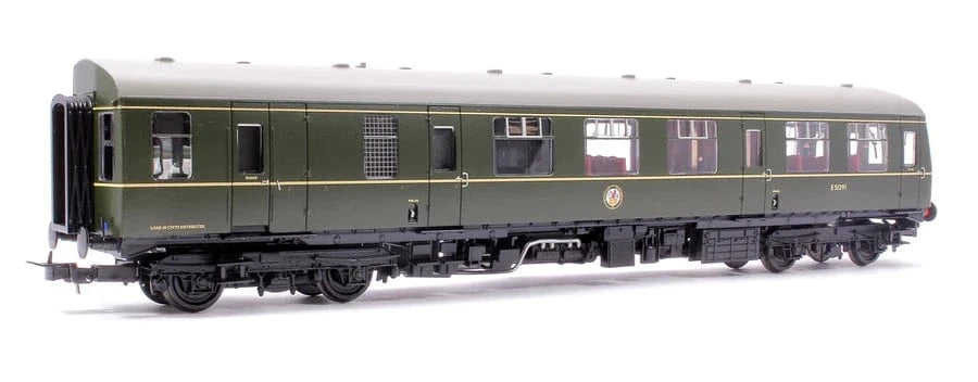 Bachmann 31-326B OO Gauge Class 105 2-Car DMU BR Green (Speed Whiskers) - Hobbytech Toys
