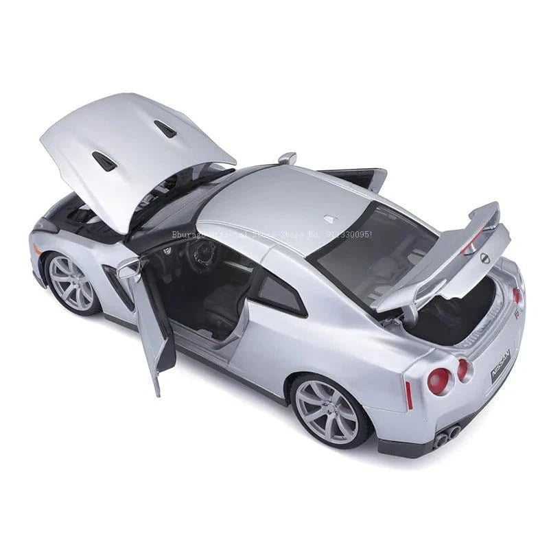 Bburago 1/18 2009 Nissan GT - R (R - 35) Silver Diecast Model - Hobbytech Toys
