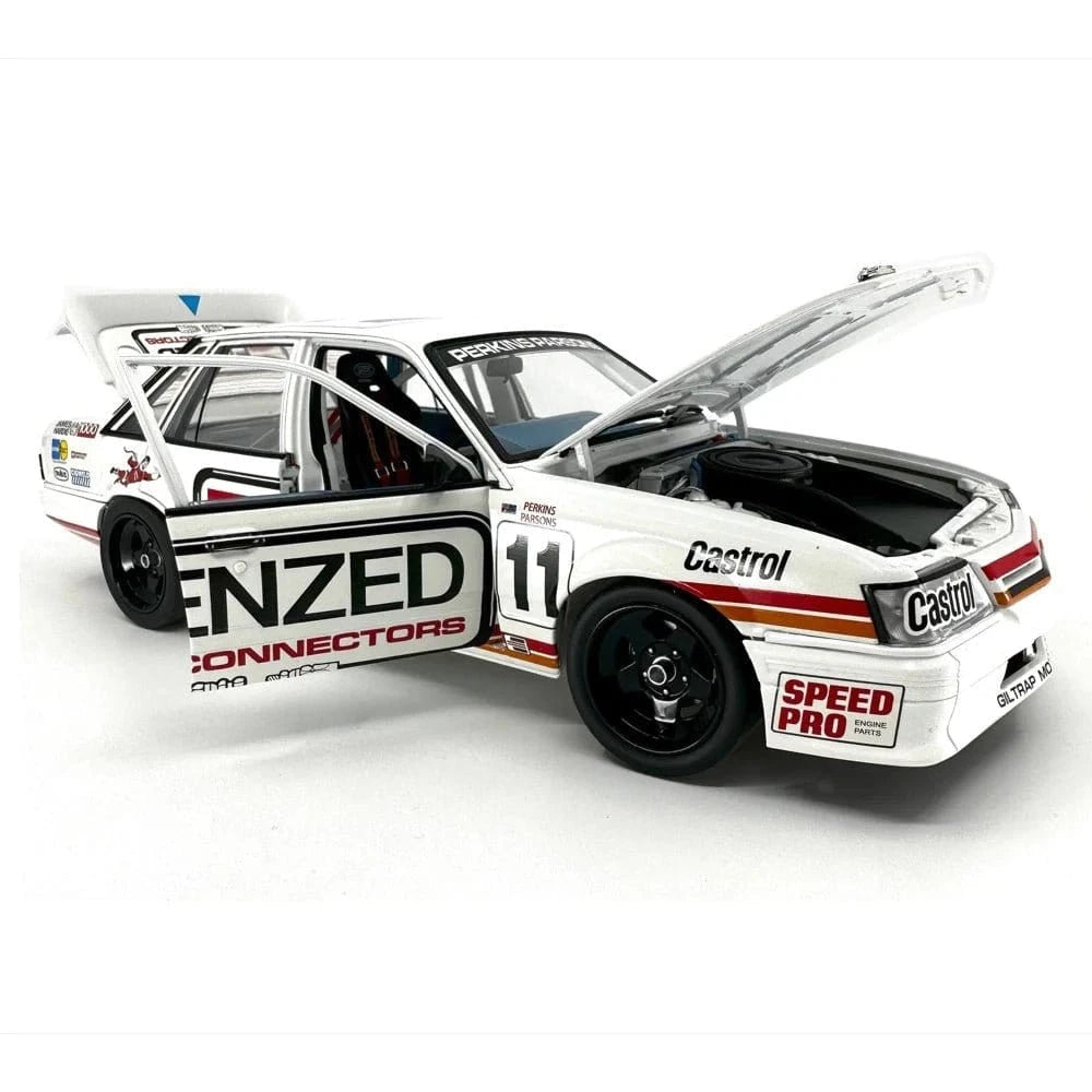 Classic Carlectables 18785 1/18 Holden VK Commodore 1986 Bathurst Car - Hobbytech Toys