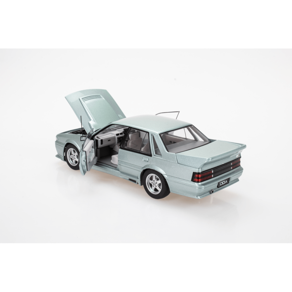 DDA 1/24 Holden VL Walkinshaw Standard Panorama Silver Diecast Model