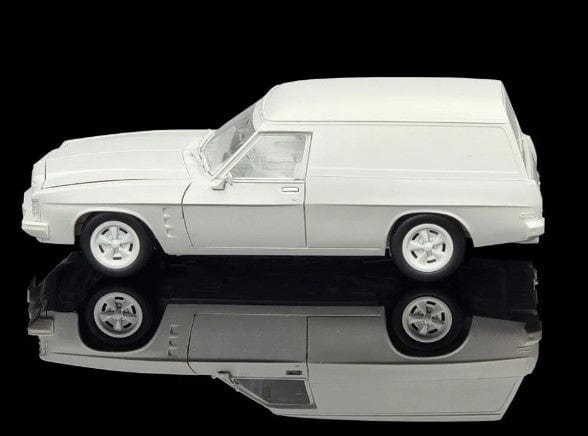 DDA 516K 1/24 Holden HJ Standard 6 Panel Van Plastic Model Kit - Hobbytech Toys