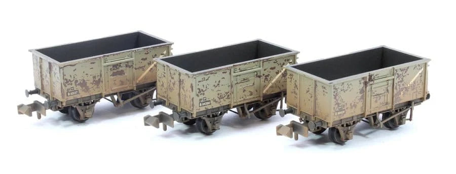 Graham Farish 377 - 235B N BR 16T Steel Mineral Wagons with Top Flap Doors - 3 Pack - Weathered - Hobbytech Toys