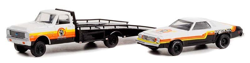 Greenlight 1/64 HD Truck 1972 Chevy C - 30 Ramp Truck with 1976 Chevrolet Chevelle Laguna - Armor All - Hobbytech Toys