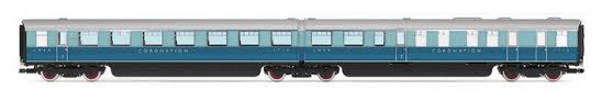 Hornby R40225 OO Scale LNER Coronation Open Third & Kitchen Third Articulated Coach Pack - Era 3 - Hobbytech Toys