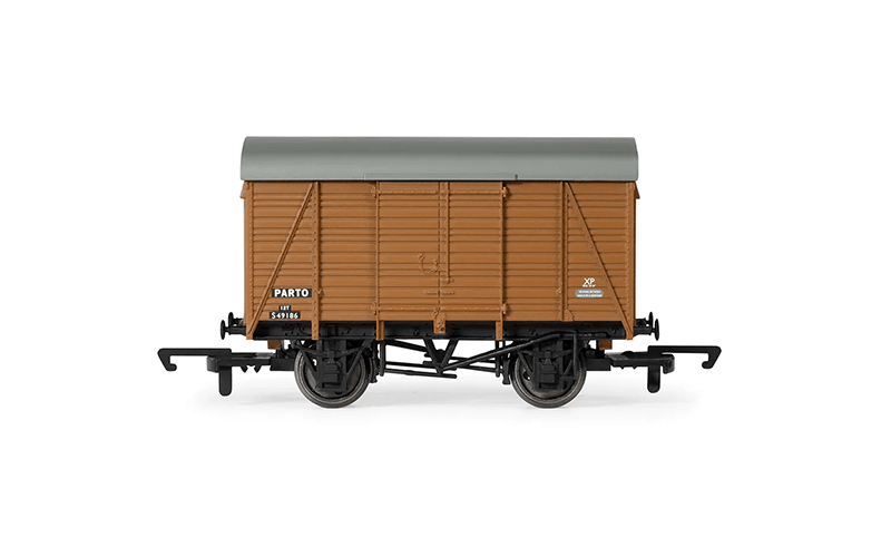 Hornby R60102 OO Scale BR Twin Vent Van S49186 - Hobbytech Toys