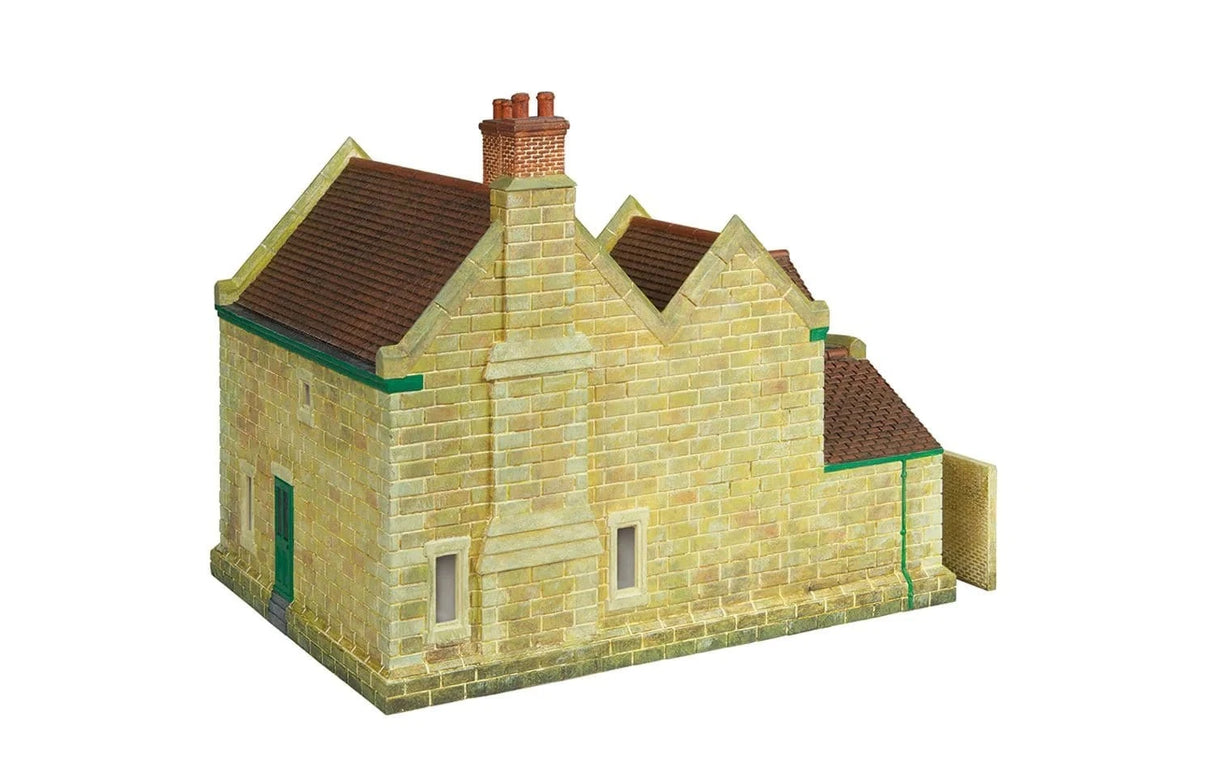 Hornby R7362 OO Scale South Eastern Railway Station - Hobbytech Toys
