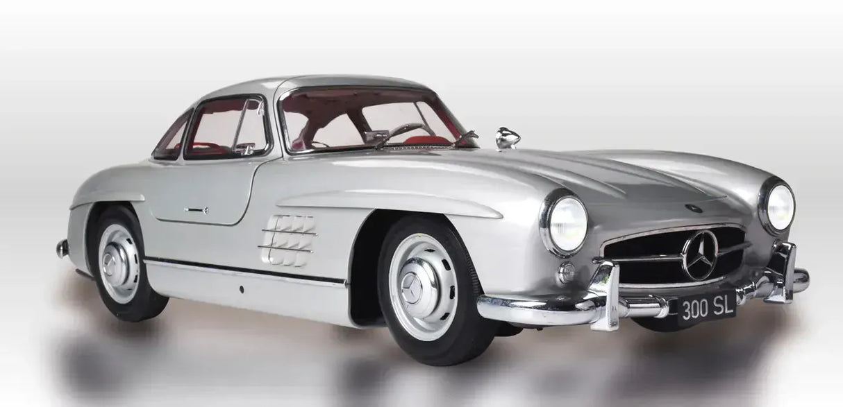 IXO Collections 1/8 Mercedes-Benz 300 SL (Silver) Full Kit