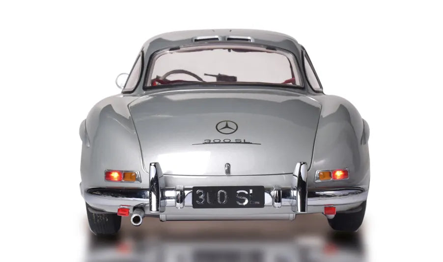IXO Collections 1/8 Mercedes-Benz 300 SL (Silver) Full Kit