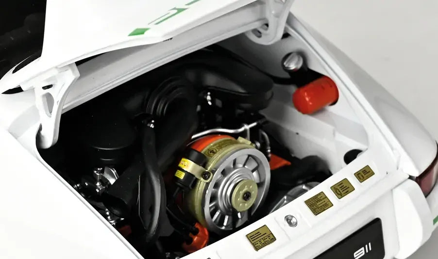 IXO Collections 1/8 Porsche 911 Carrera RS 2.7 (White) Full Kit