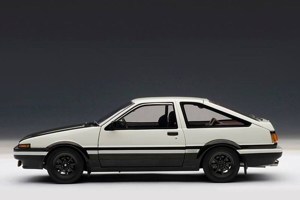 Maisto 1/24 1983 Toyota Sprinter Trueno AE86 Diecast Model (Assorted Colors) - Hobbytech Toys