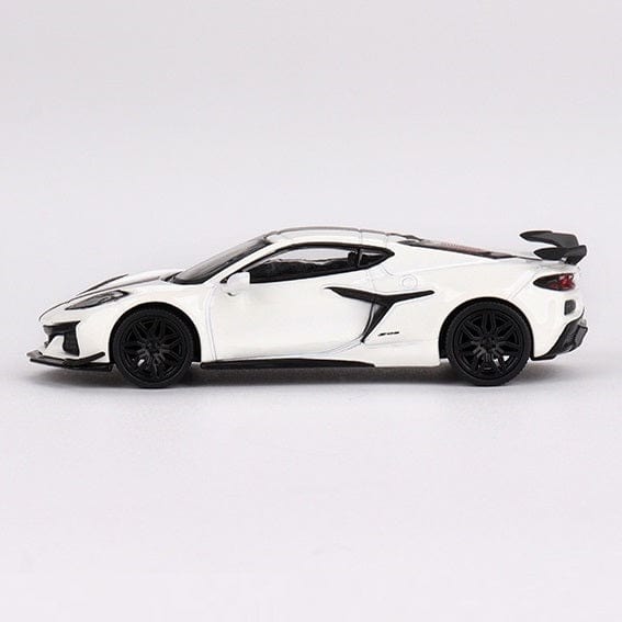 Mini GT 1/64 Chevrolet Corvette Z06 2023 Arctic White Diecast Model Car