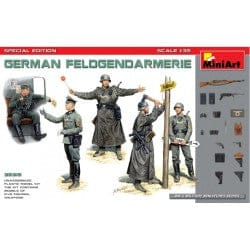MiniArt 1/35 German Feldgendarmerie Special Edition – MA35315