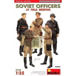 MiniArt 1/35 Soviet Officers at Field Briefing Special Edition – MA35365