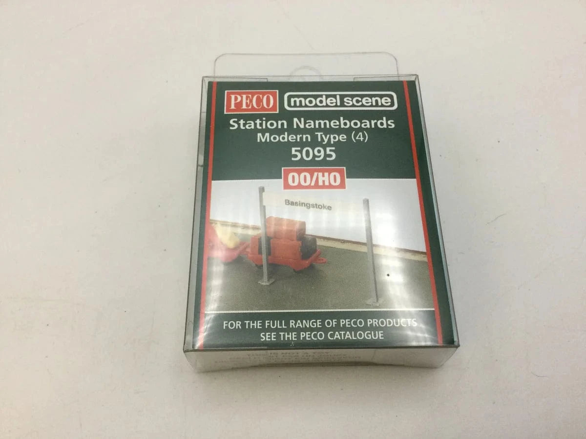 Model Scene OO Station Nameboards Peco TRAINS - HO/OO SCALE
