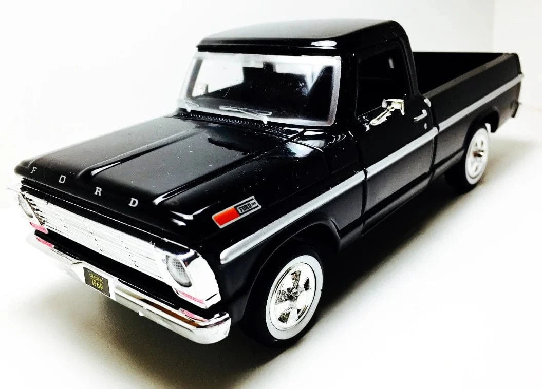 Motor Max 1/24 1969 Ford F-100 Pickup - Assorted Colours