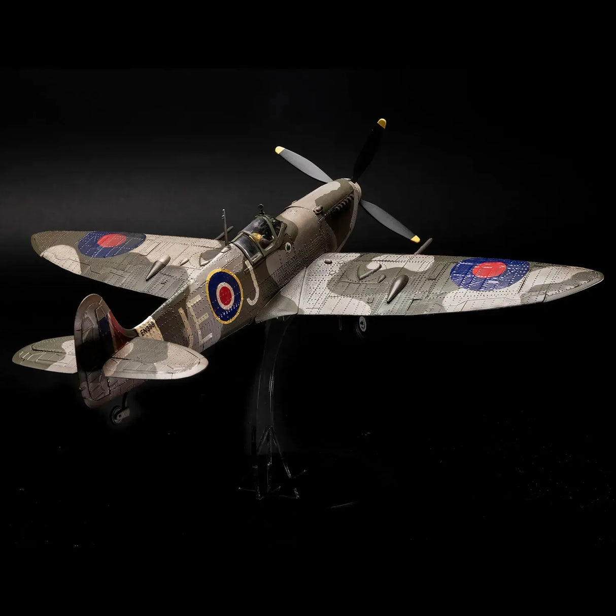 OcCre 1/24 Spitfire MK-IXC-EN398 Model Kit