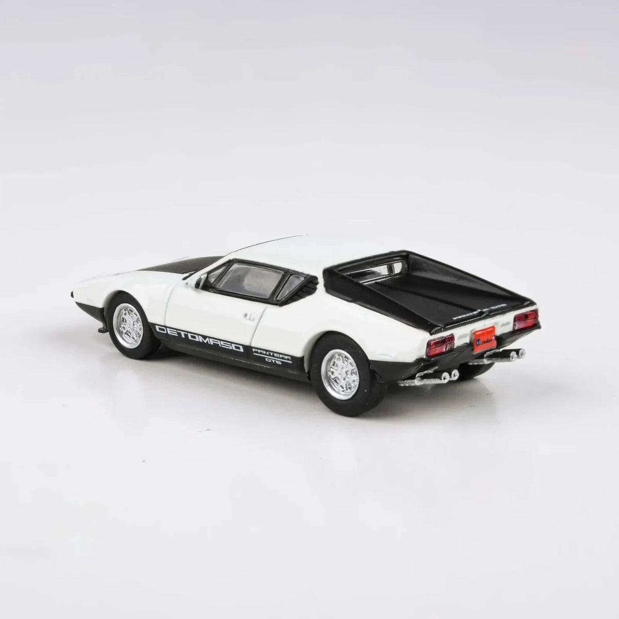 Para64 1/64 1972 De Tomaso Pantera White / Black Diecast Model Car