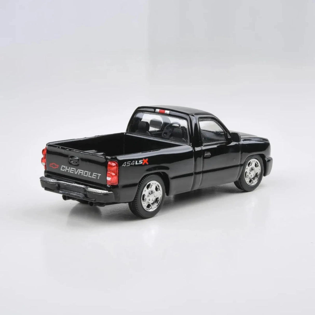 Para64 1/64 2006 Chevrolet Silverado Single Cab Onyx Black Diecast Model Car