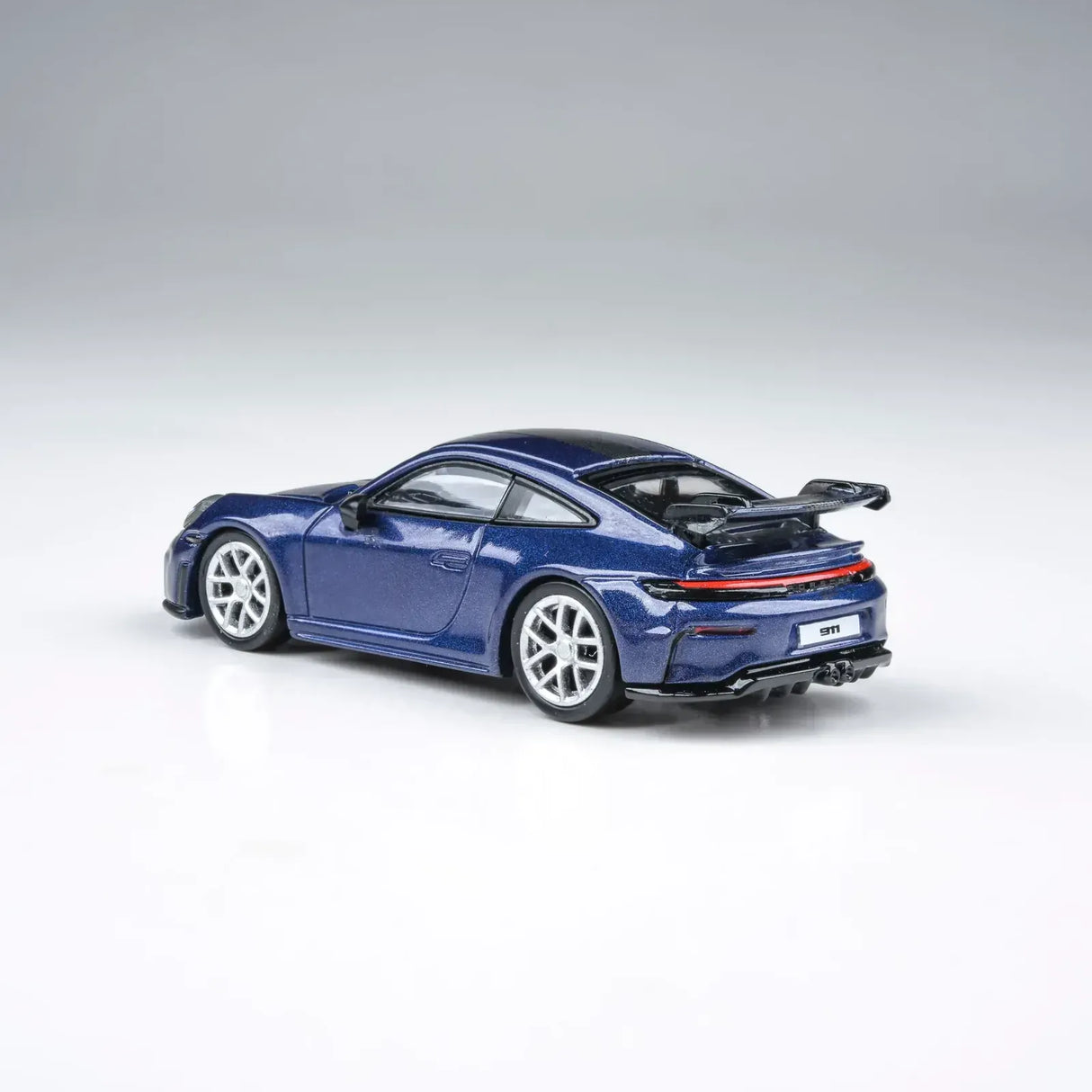 Para64 1/64 2025 Porsche 911 GT3 (992.2) Gentian Blue Metallic RHD