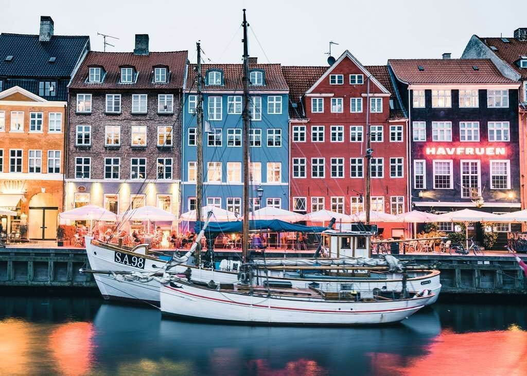Ravensburger Copenhagen Denmark 1000pc Puzzle