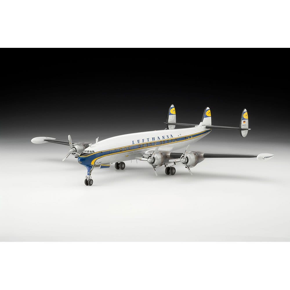 Revell 1/144 Lockheed L.1049G Super Constellation Lufthansa Plastic Model Kit