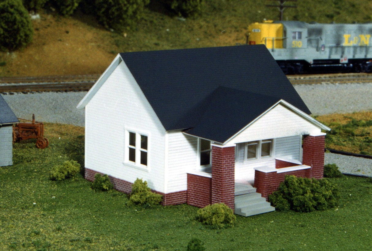 Rix 203 HO One-Story House w/Side Porch - Kit - 3-1/2 x 3-7/8 9 x 9.9cm
