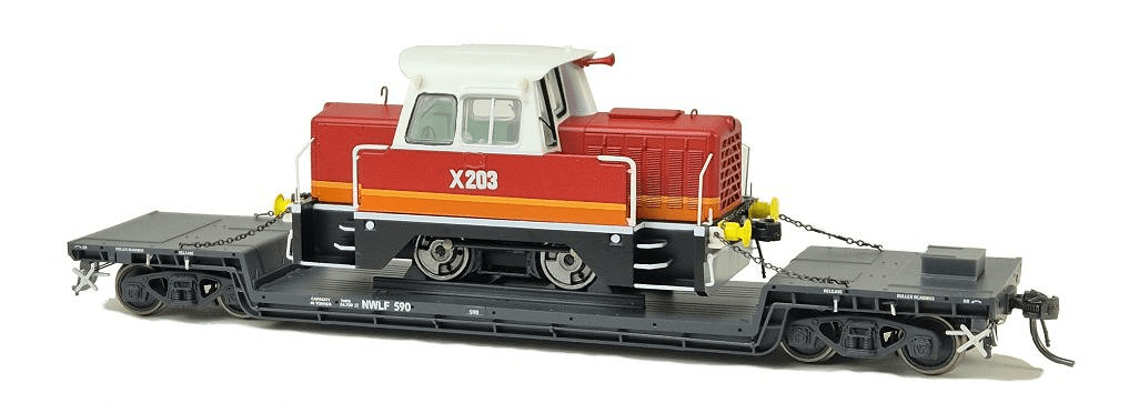 SDS LLW Well Wagon LLW 130 1970S With X205 Rail Tractor Load Single Car - Hobbytech Toys