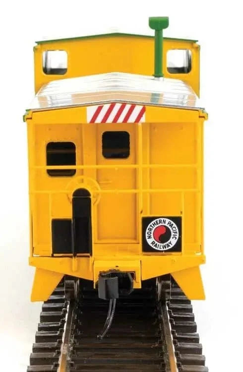 Walthers Mainline HO Scale International Extended Wide - Vision Caboose - Northern Pacific 10401 - Hobbytech Toys