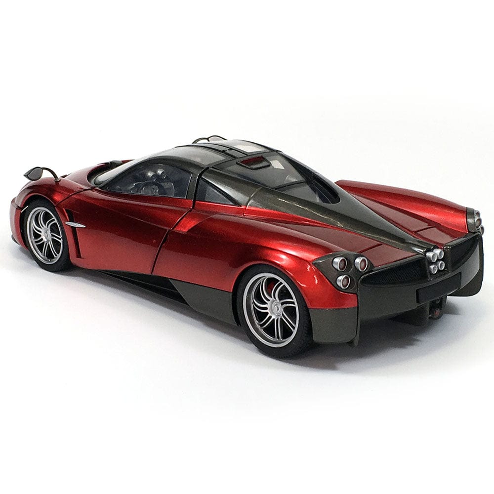 Aoshima 1/24 Pagani Huayra (Overseas Ed) Aoshima PLASTIC MODELS
