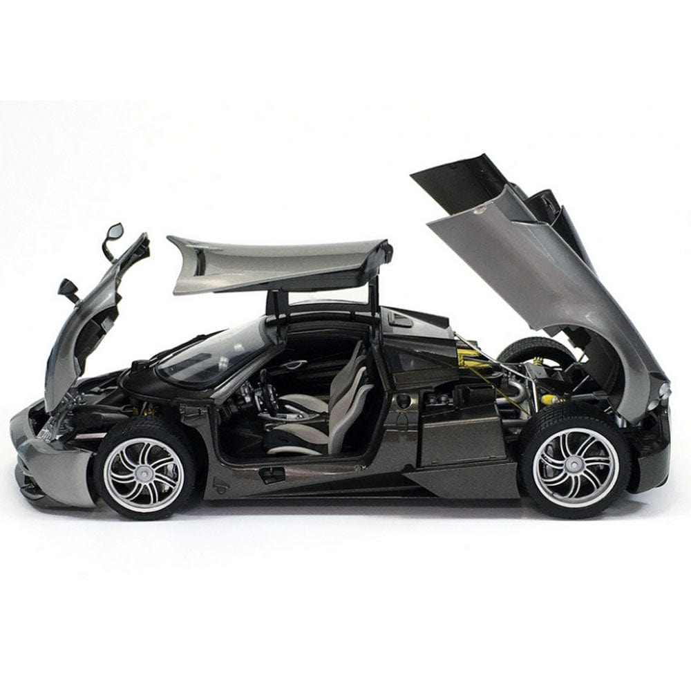 Aoshima 1/24 Pagani Huayra (Overseas Ed) Aoshima PLASTIC MODELS