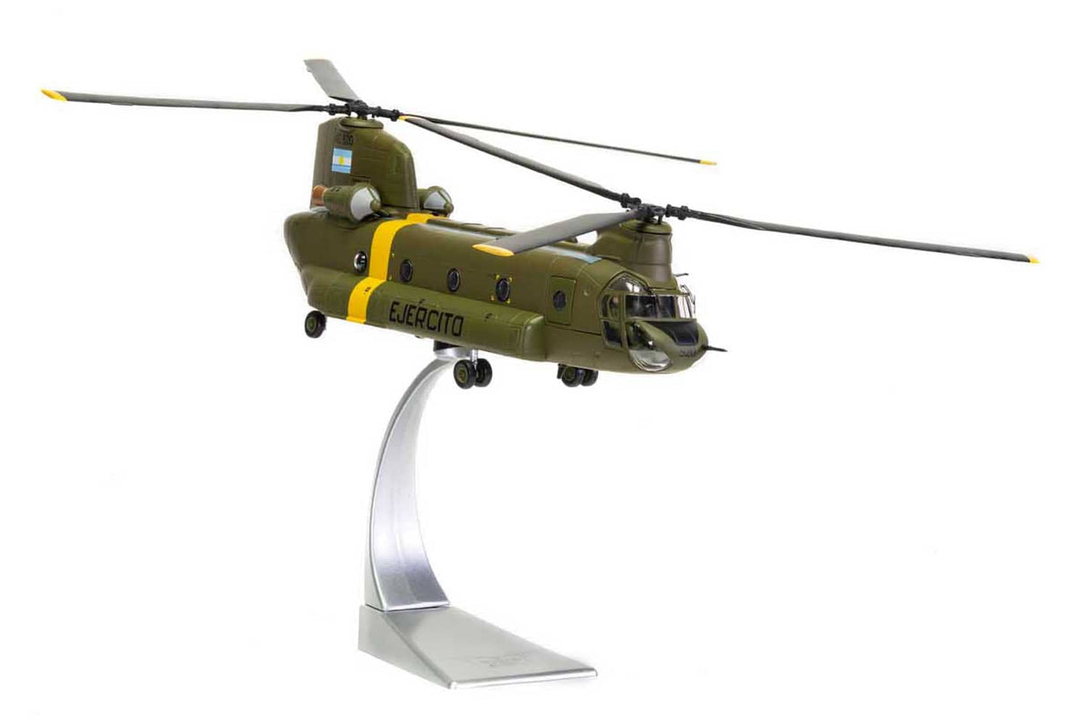 Corgi AA34217 1/72 Boeing CH-47C Chinook AE-520 Falklands War 1982 Diecast Model - Hobbytech Toys