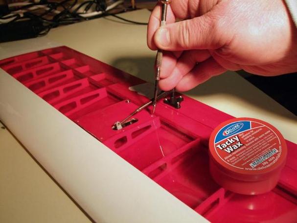 Deluxe Materials AD29 Tacky Wax 28g Deluxe Materials SUPPLIES