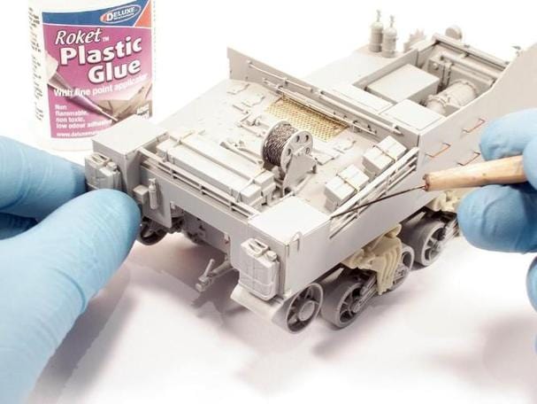 Deluxe Materials AD62 Roket Plastic Glue 30ml Deluxe Materials SUPPLIES
