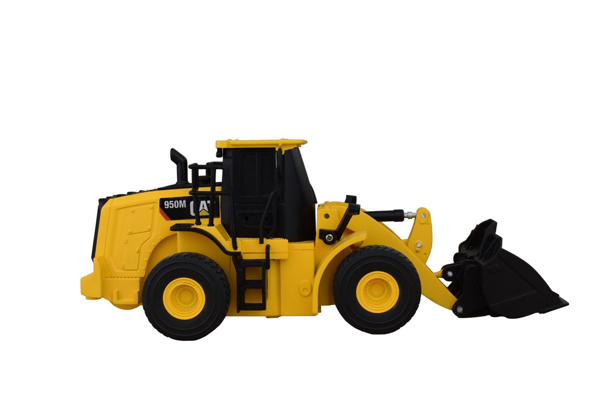 Diecast Masters 1/35 RC CAT 950M Wheel Loader - Hobbytech Toys