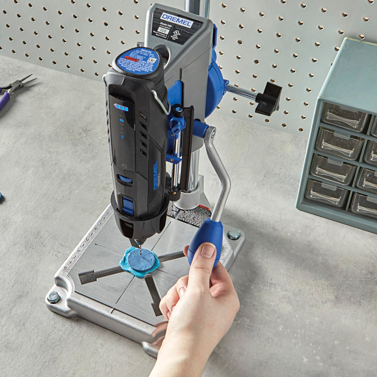 Dremel Workstation Attachment (220) - Hobbytech Toys