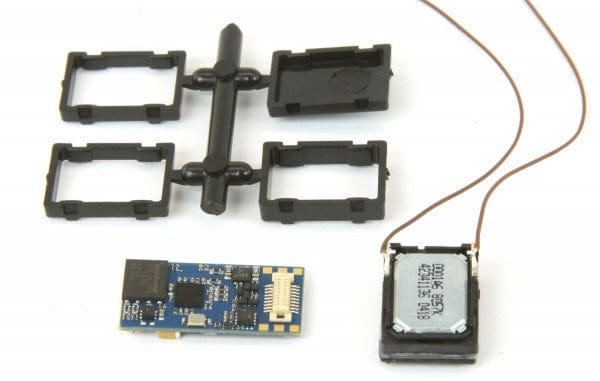 ESU 58818 LokSound V5 Micro DCC Blank Decoder Next18 With Speaker 11x15mm ESU TRAINS - DCC
