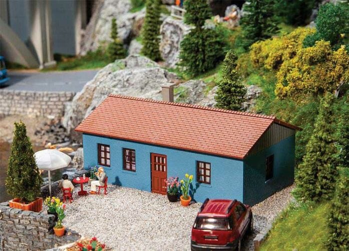 Faller HO Holiday Home - Kit - 4-3/16 x 2-5/8 x 1-15/16" 10.7 x 6.7 x 4.9cm - Hobbytech Toys
