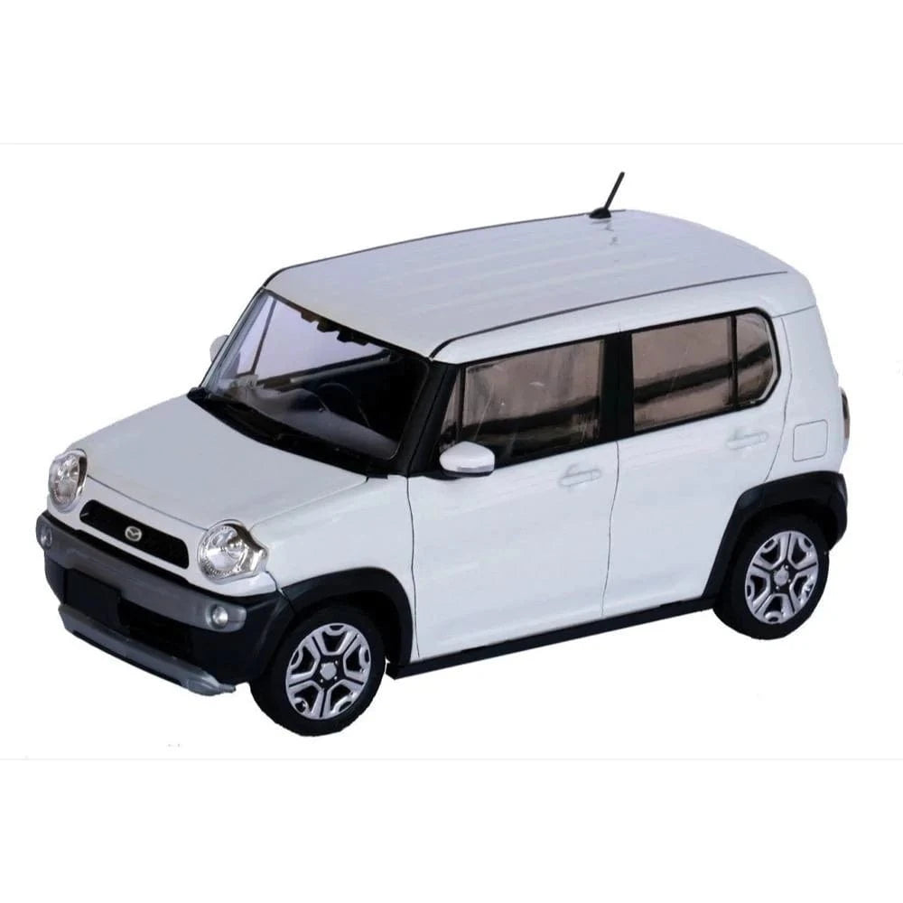 Fujimi 1/24 Mazda Flair Crossover (Pure White Pearl) (C-NX-4) Plastic Model Kit - Hobbytech Toys