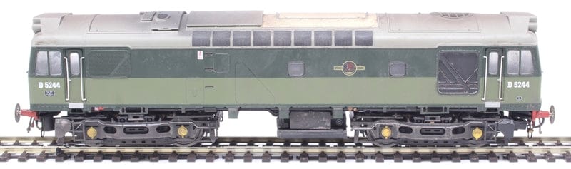 Heljan OO BR Two-Tone Green D5244 With Small Yellow Panels - Weathered 21-Pin DCC Ready - Hobbytech Toys