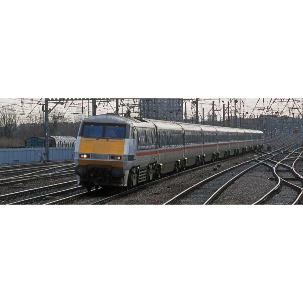 Hornby R40156 OO Scale BR Mk4 Standard Coach E - Era 8 (2021 Release) Hornby TRAINS - HO/OO SCALE