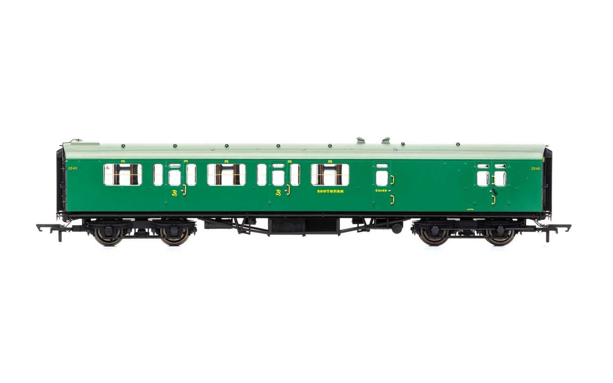 Hornby R4884A OO Scale SR Bulleid Suburban Brake 3rd Coach 2846 Hornby TRAINS - HO/OO SCALE
