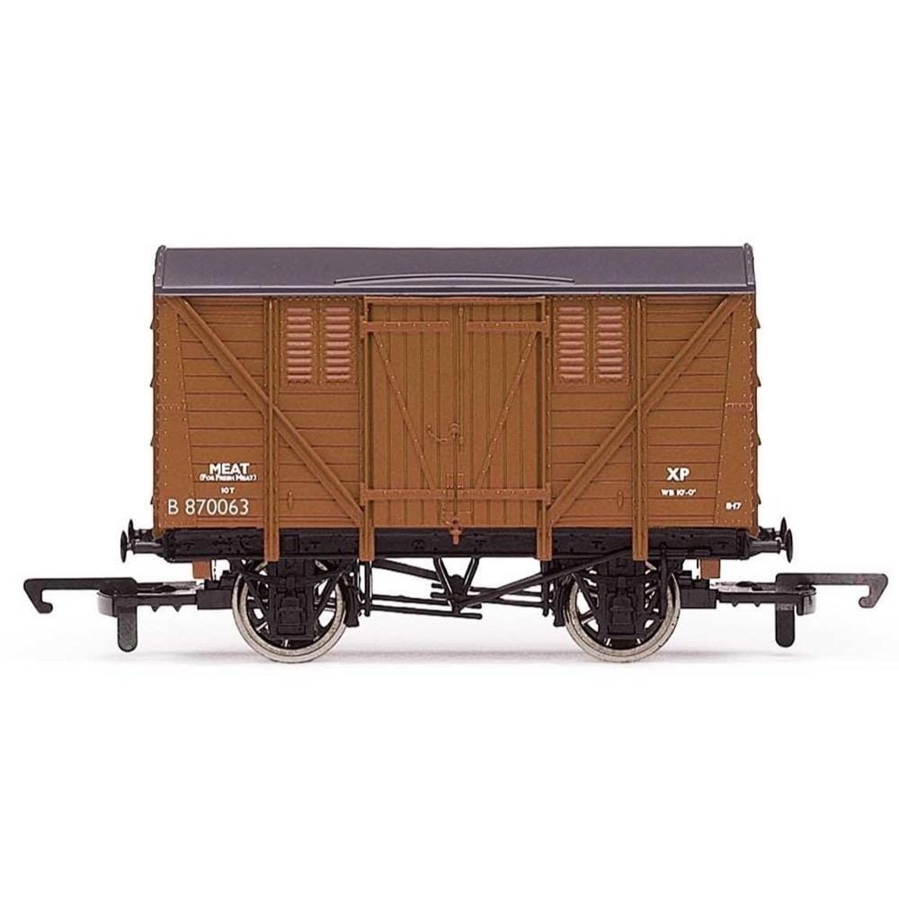 Hornby R60029 OO Scale BR 10T Quad Vent Meat Van - Era (2021 Release) Hornby TRAINS - HO/OO SCALE