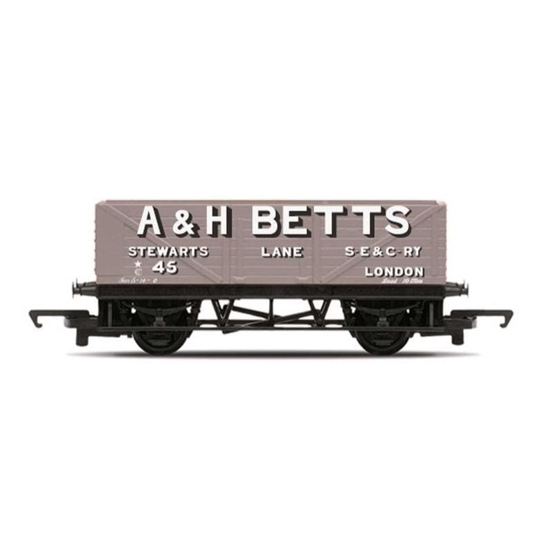 Hornby R60049 OO Scale PO A & H Betts Plank Wagon - Era 2 (2021 Release) Hornby TRAINS - HO/OO SCALE