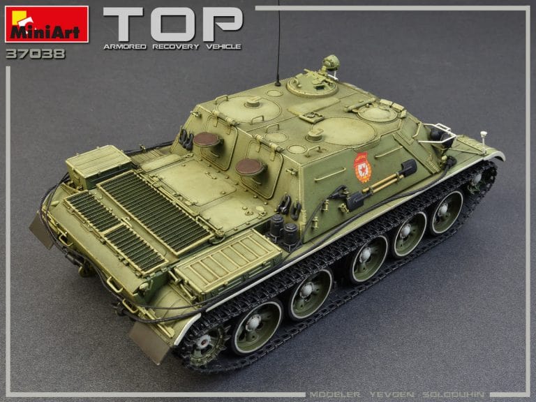 MiniArt TOP Armoured Recovery Vehicle** Miniart PLASTIC MODELS