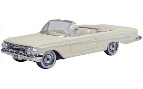 Oxford 1/87 Almond Beige White Chevrolet Impala 1961 - Hobbytech Toys