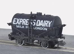 Peco NRP168 N Milk Tank Express Dairies - Hobbytech Toys