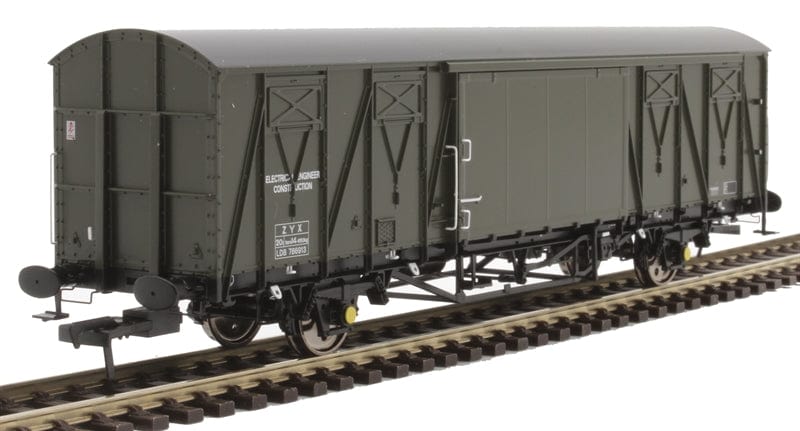 Rapido 910011 OO Gauge ZYX No. LDB786913 Engineer's olive VIX Ferry Van - Hobbytech Toys