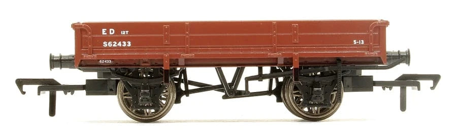Rapido Trains UK 928010 SECR Dia. 1744 2 Plank No. S62433, SR Red Oxide With Br(S) Number - Hobbytech Toys